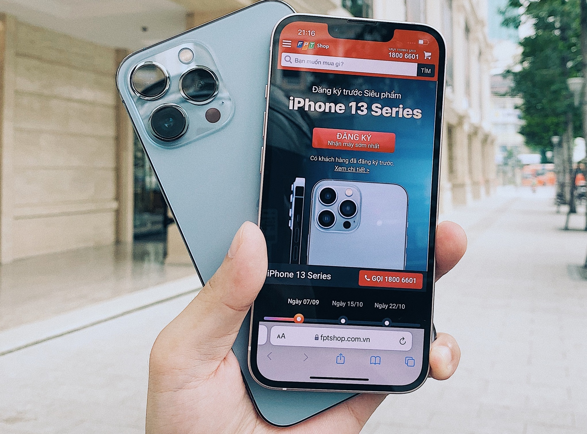 Dat truoc iPhone 13 series nhan uu dai den 6 trieu dong tai FPT Shop hinh anh