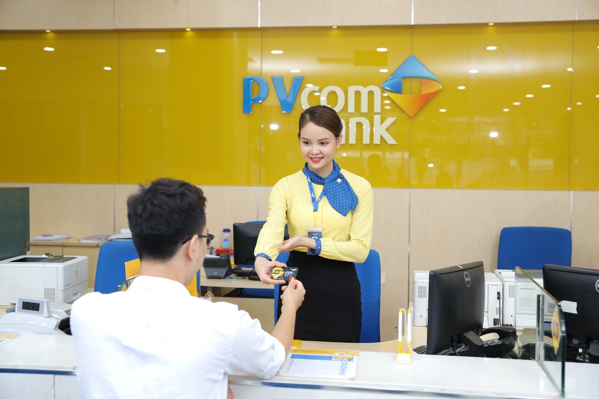 PVcomBank mo rong mang luoi lien ket voi chuong trinh tra gop 0% hinh anh
