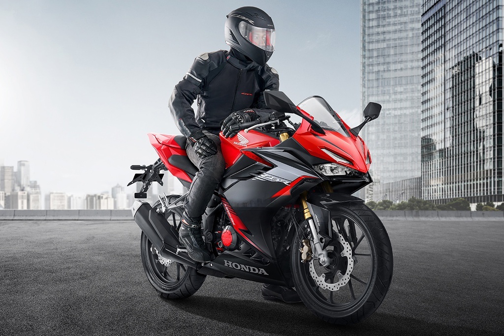 Honda CBR150R - moto chinh hang dang mua nhat nua cuoi nam hinh anh
