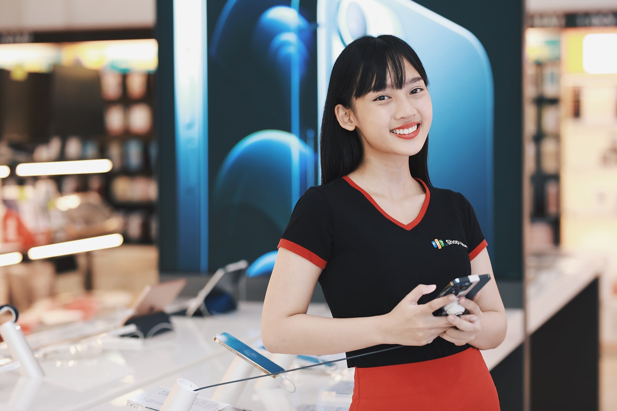 FPT Shop tang loat uu dai, giam gia den 50% mung 20/10 hinh anh