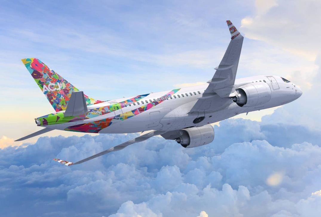 Nghe si duong dai Cyril Kongo dua graffiti len bau troi hinh anh