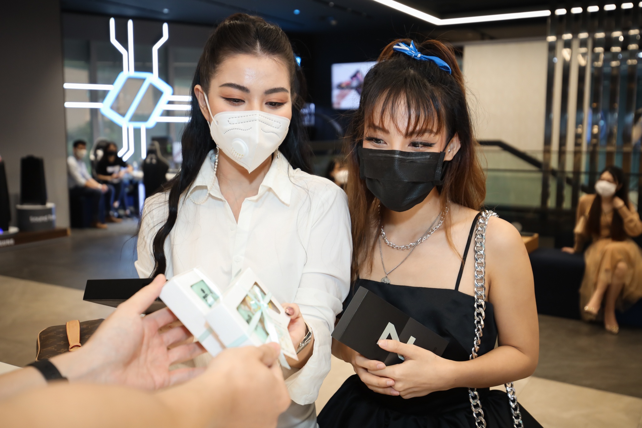 Samsung68 mo cua anh 3