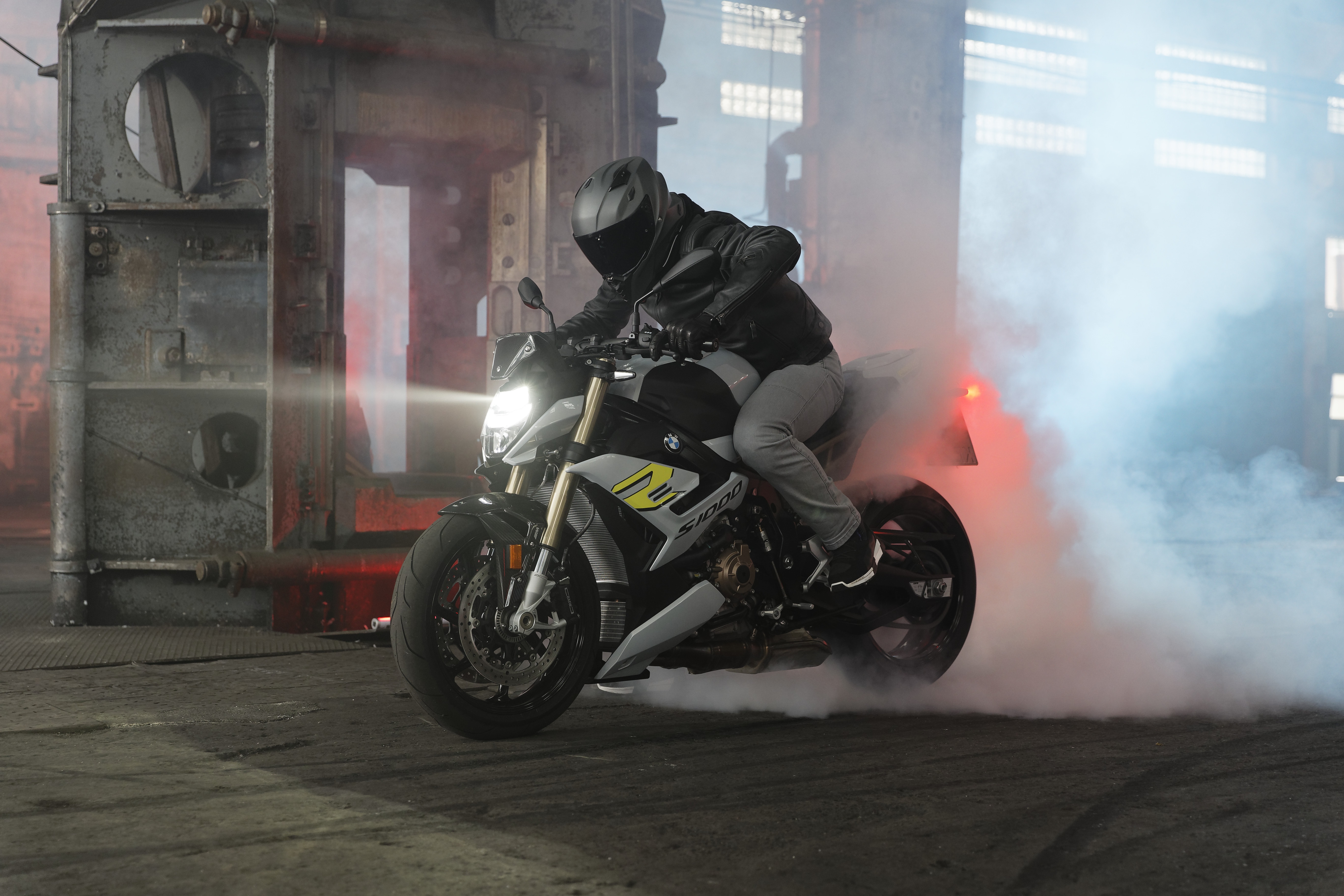 BMW S 1000 R 2021 sap duoc gioi thieu tai Viet Nam hinh anh