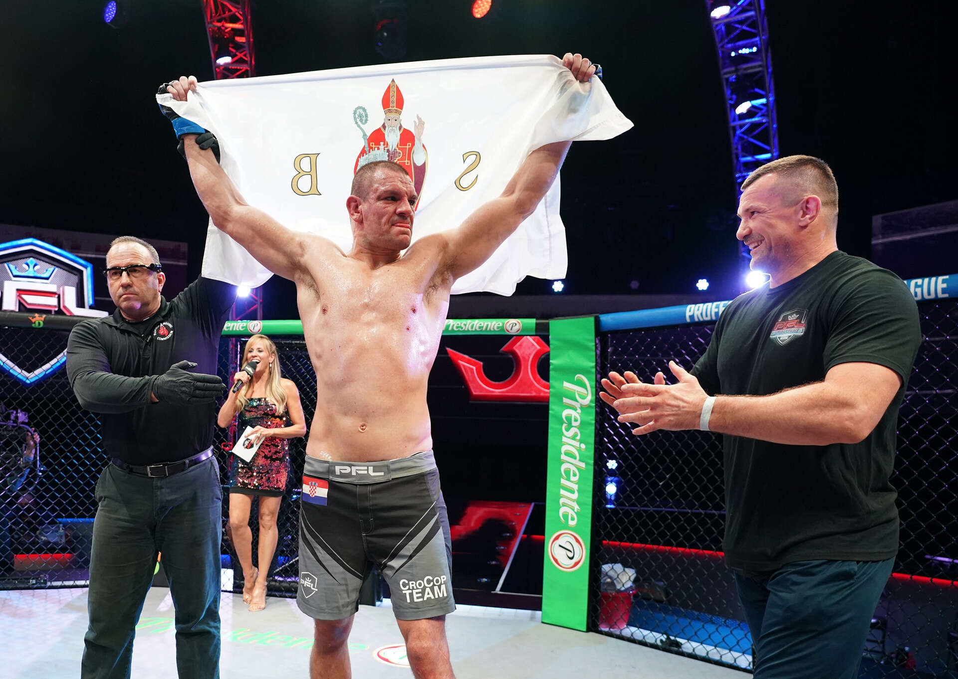 PFL,  Truyen hinh FPT anh 4