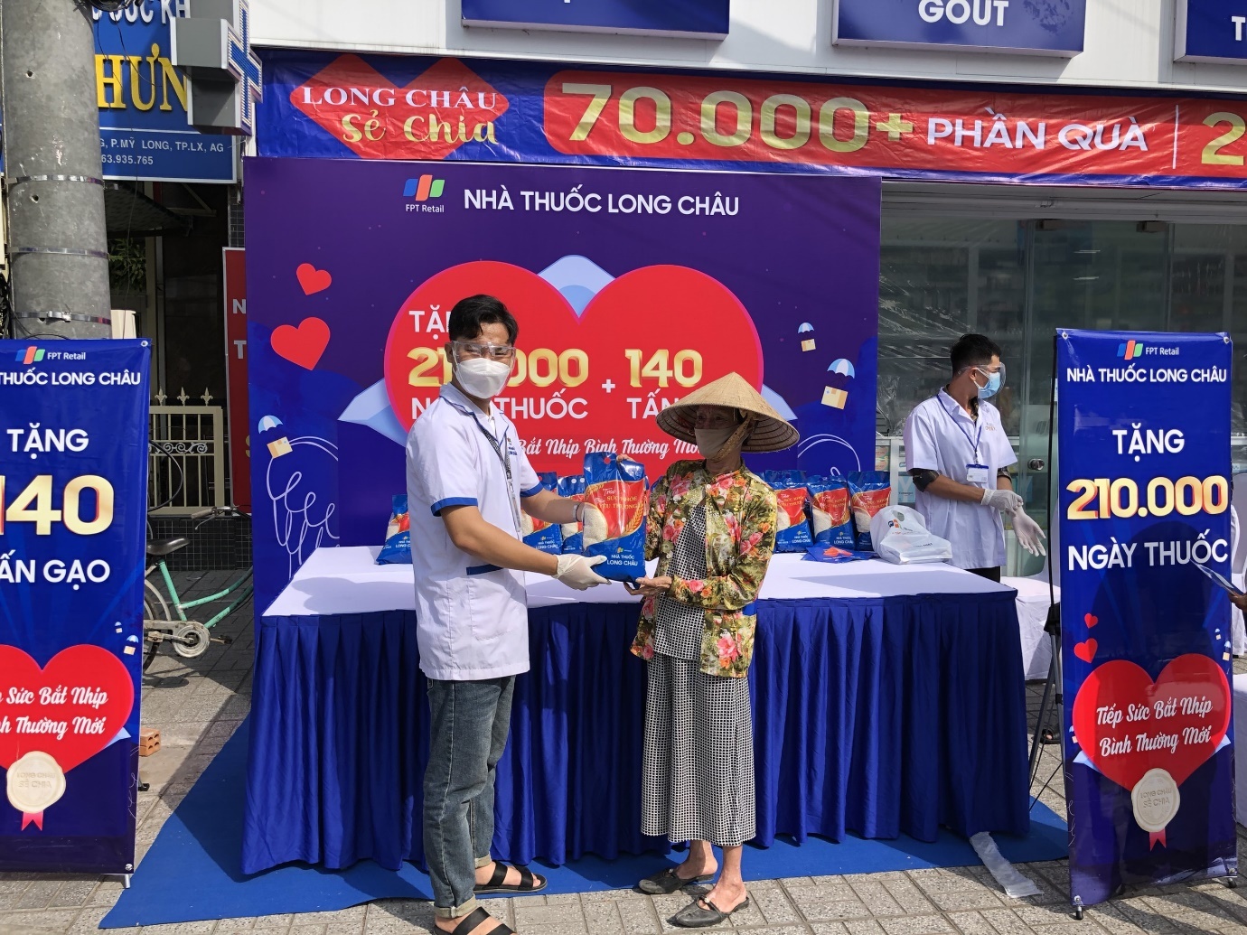 FPT Long Châu,  Long Châu sẻ chia ảnh 1 FPT Long Chau,  Long Chau se chia anh 1