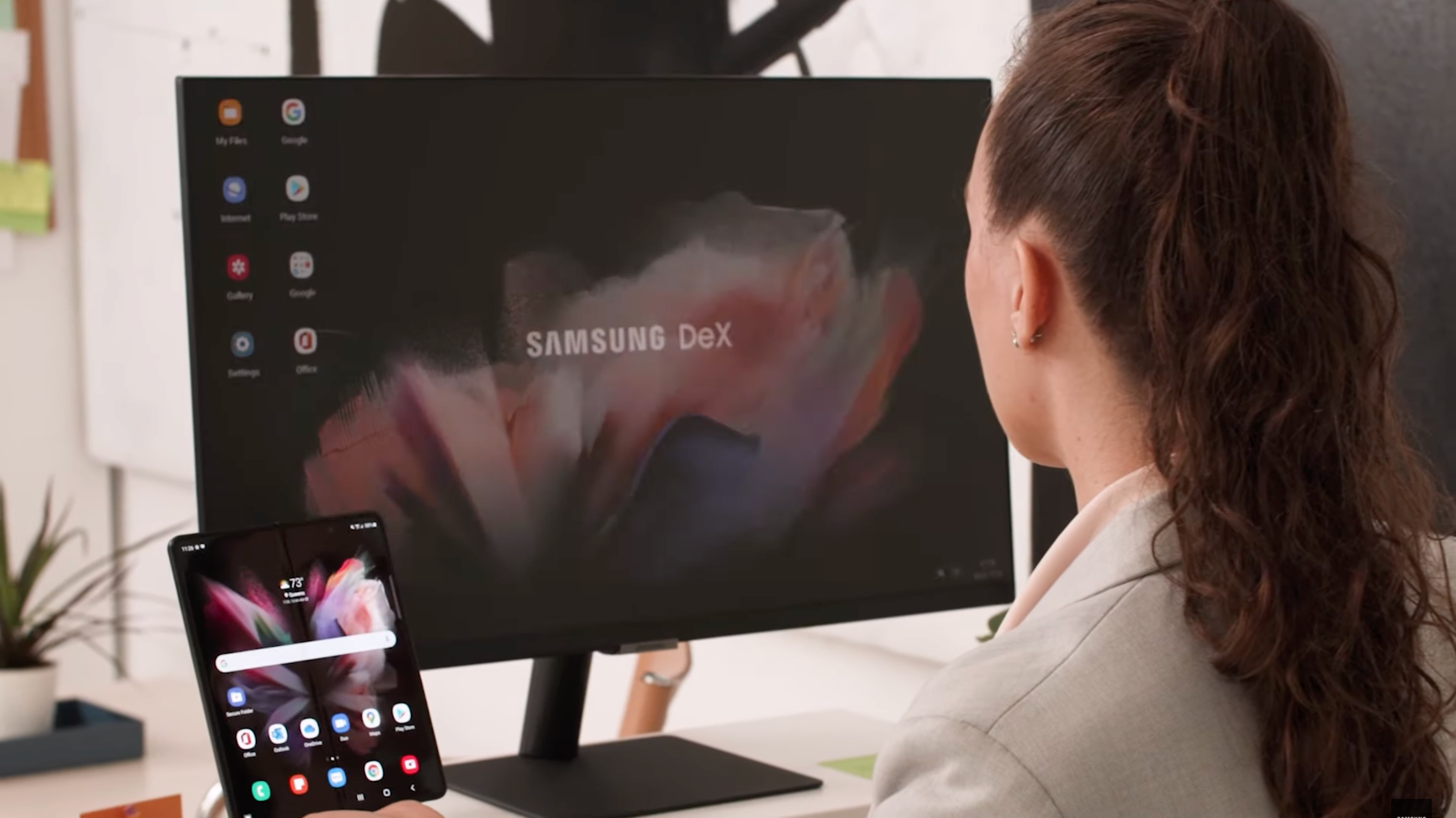 ket noi Z Fold3 voi man hinh,  lam viec voi Z Fold3 anh 5