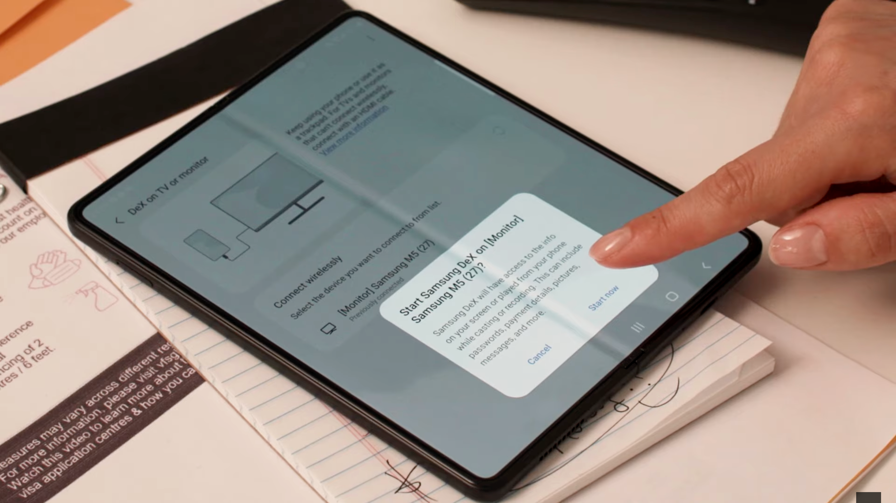 ket noi Z Fold3 voi man hinh,  lam viec voi Z Fold3 anh 6