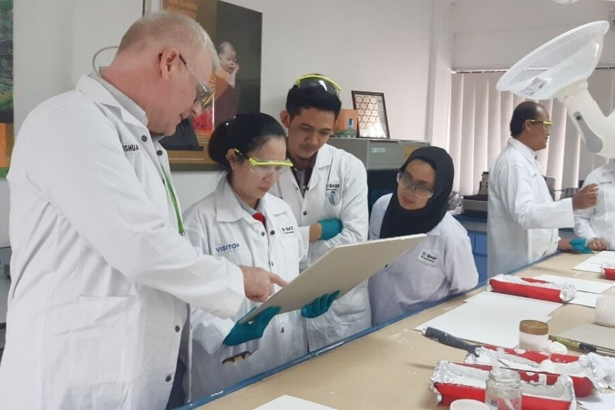 Son Kenny va hanh trinh 10 nam to diem khong gian Viet hinh anh