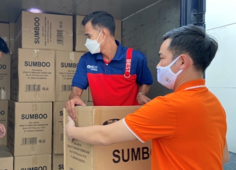 Best Express chuyen 500 may tinh den hoc sinh kho khan hinh anh