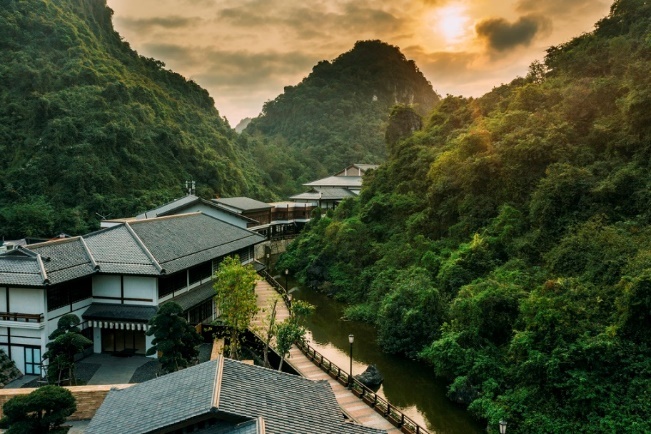 Yoko Onsen Quang Hanh,  tam khoang nong anh 1