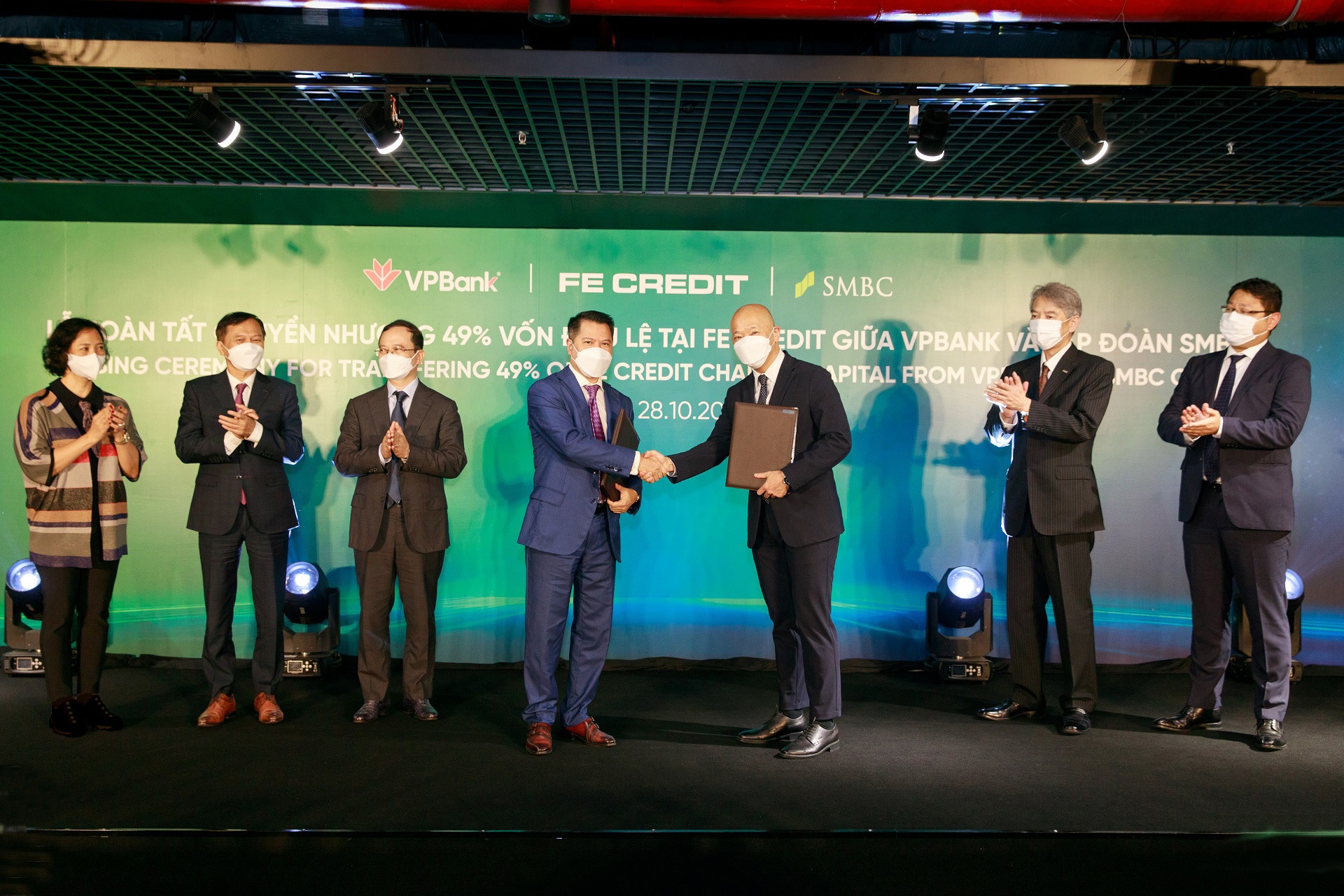 VPBank,  FE Credit anh 1