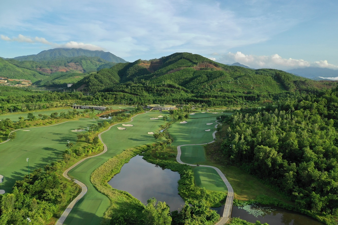 Ba Na Hills Golf Club nhan cu dup giai thuong tai WGA 2021 hinh anh