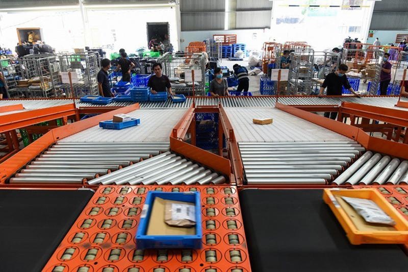 Lazada,  J&T Express anh 1