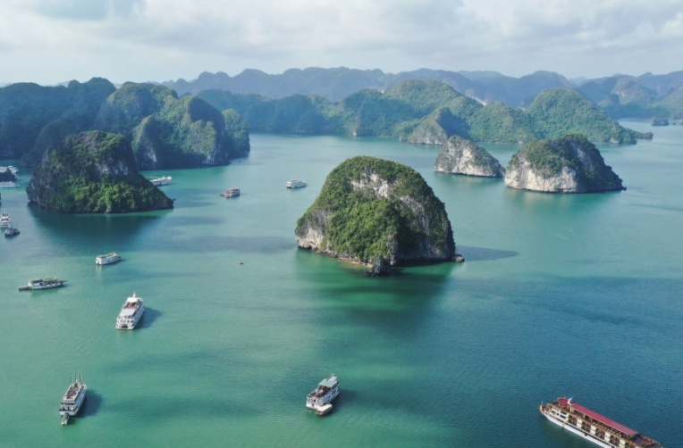 Vinh Ha Long duoc vinh danh la diem den hap dan hang dau chau A hinh anh