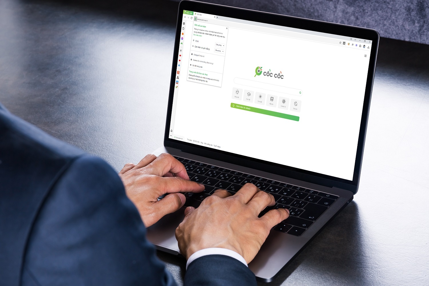 Coc Coc cap khoa xanh xac thuc trang web that hinh anh
