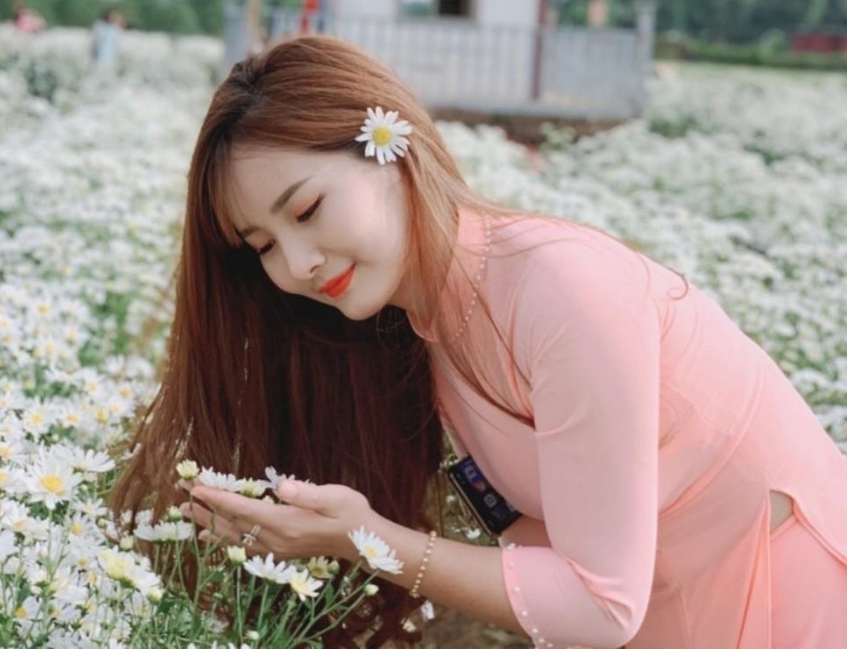 Ao dai Dan Linh - kieu dang dep, chat lieu tot hinh anh