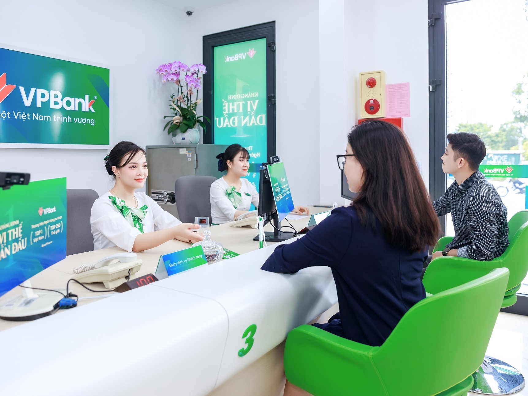 VPBank tim ra khach hang trung so tiet kiem gan 900 trieu dong hinh anh