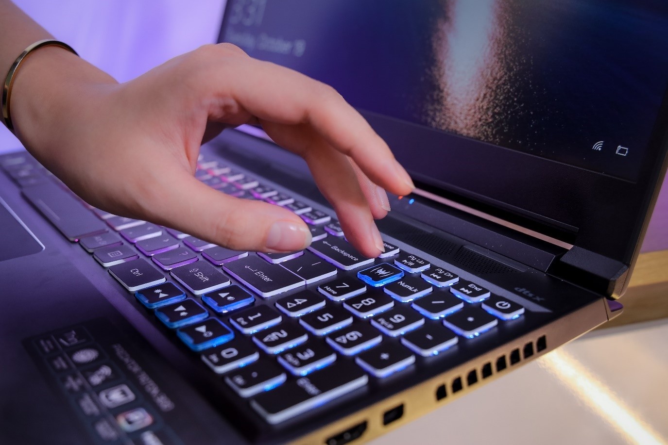 Acer Triton 300 anh 3