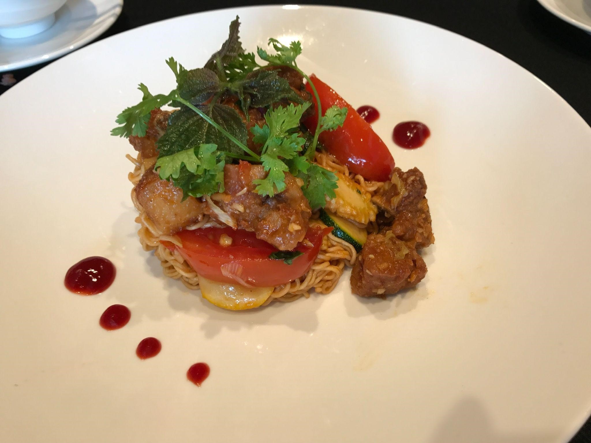 mi tom co gay noi mun khong anh 1