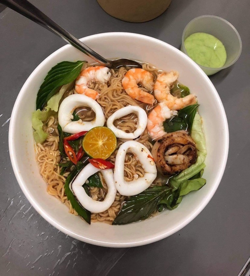 mi tom co gay noi mun khong anh 2