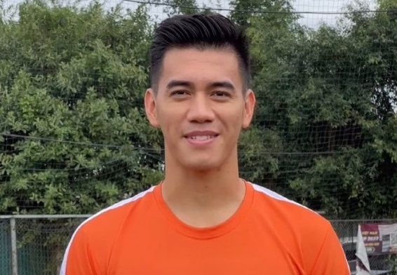 Van Thanh - Tien Linh tiet lo 'vat bat ly than' khi di thi dau hinh anh