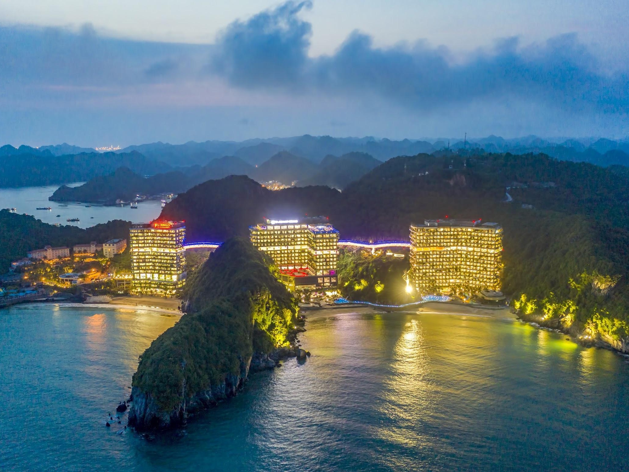 Trai nghiem nghi duong doc dao tai Flamingo Cat Ba hinh anh