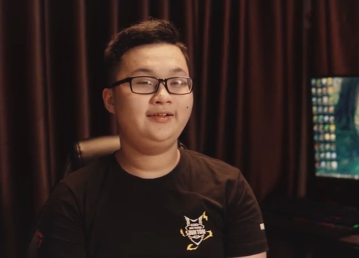 Vo Ly Gaming - tu cau be rut re den streamer co tieng cua Free Fire hinh anh