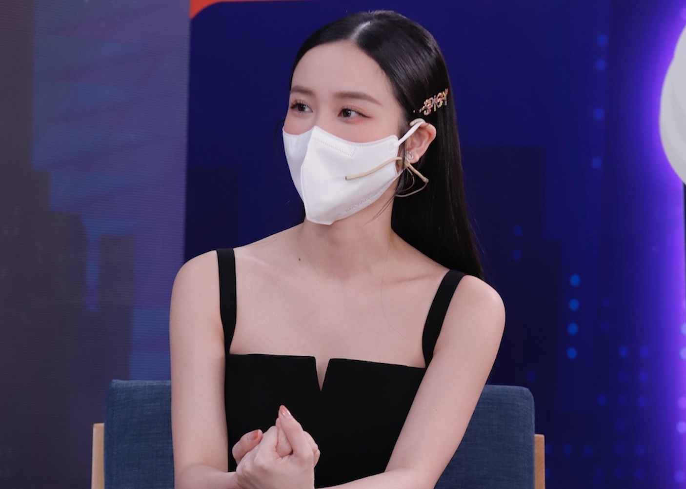 Dien anh - vaccine tinh than trong thoi ky binh thuong moi hinh anh