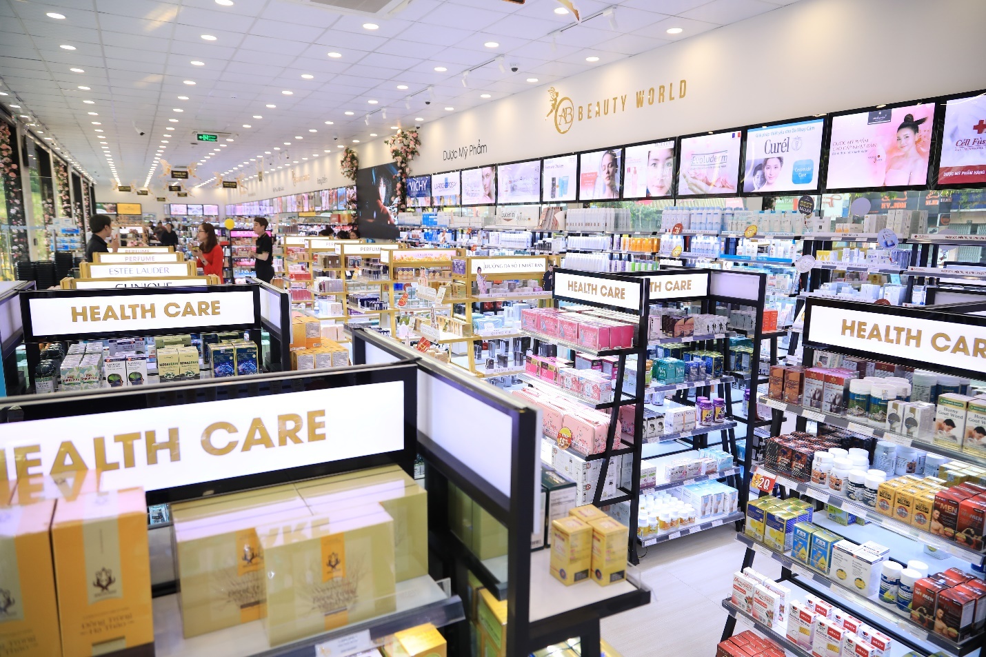 AB Beauty World khai truong sieu thi thu 10 tai TP.HCM hinh anh