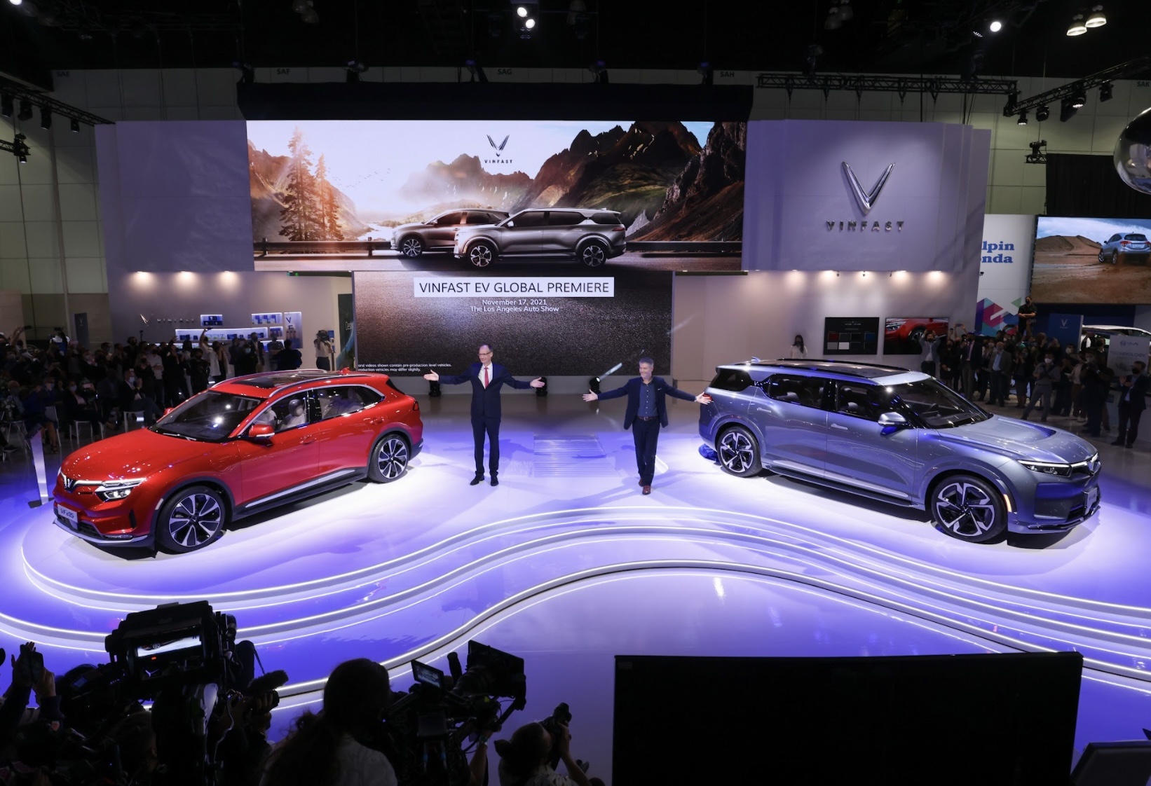 VinFast VF e35 va VF e36 ra mat tai My voi nhieu tinh nang thong minh hinh anh