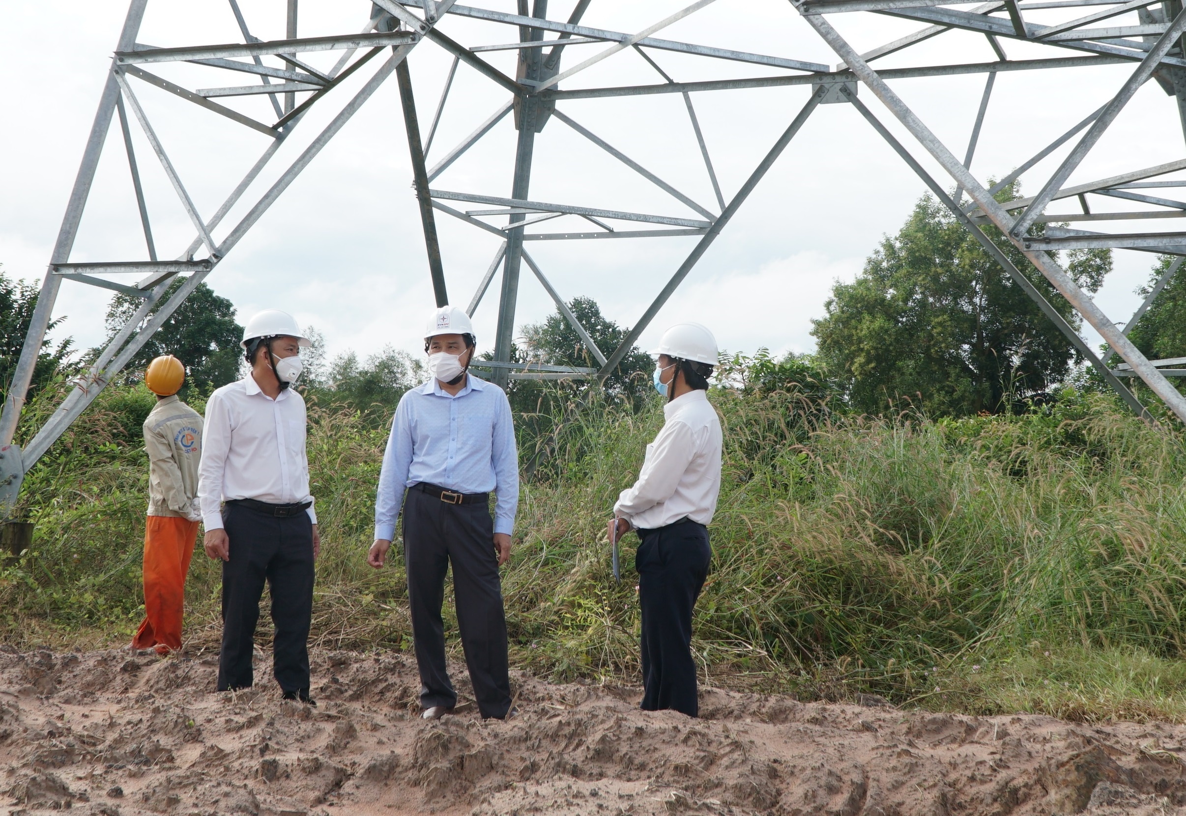 Thao go vuong mac trong xay dung cong trinh dien tai Tay Ninh hinh anh