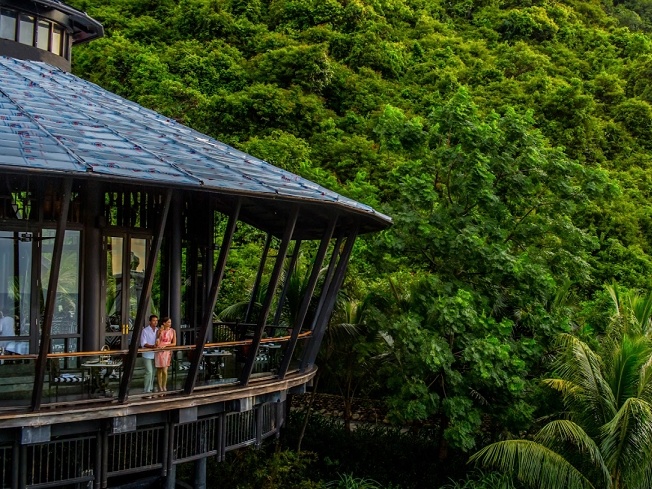 Trai nghiem rieng tu tai resort 5 sao ben ban dao Son Tra hinh anh