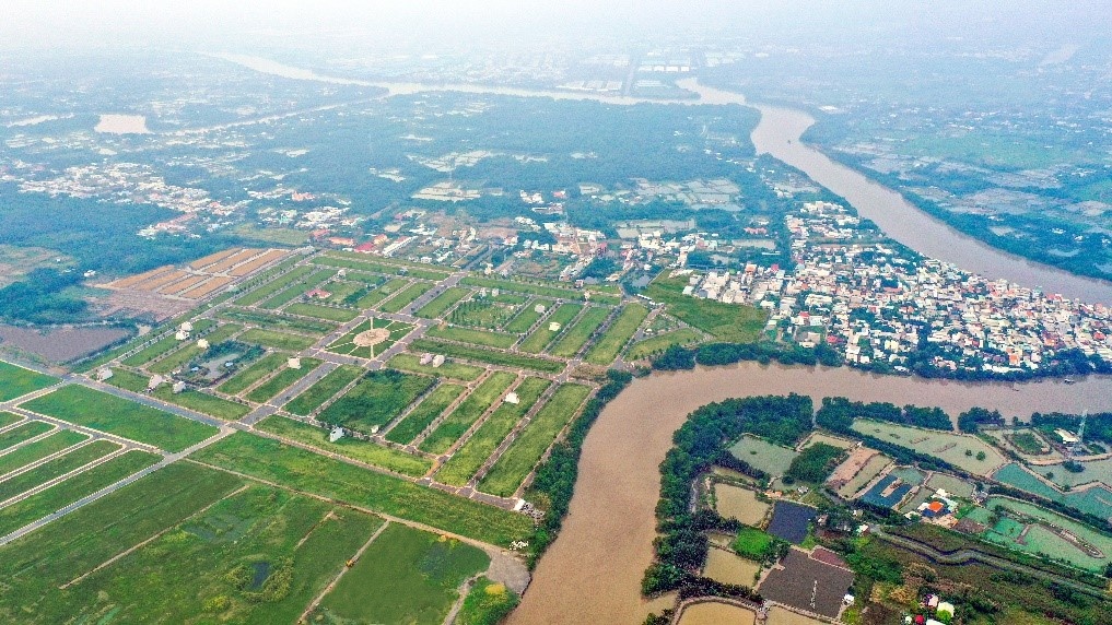 Bat dong san Long Hau huong loi tu du an mo rong duong DT826E hinh anh