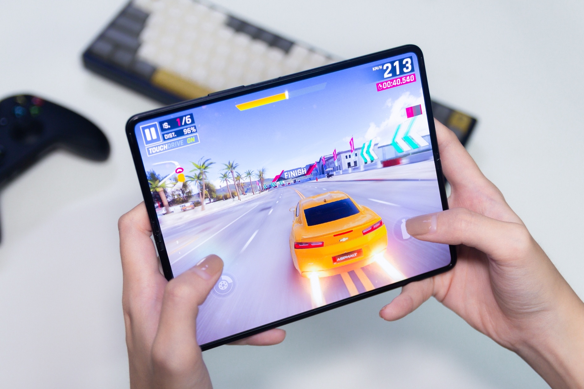 Kha nang ‘can’ game co dien lan 3D cua Galaxy Z Fold3 hinh anh