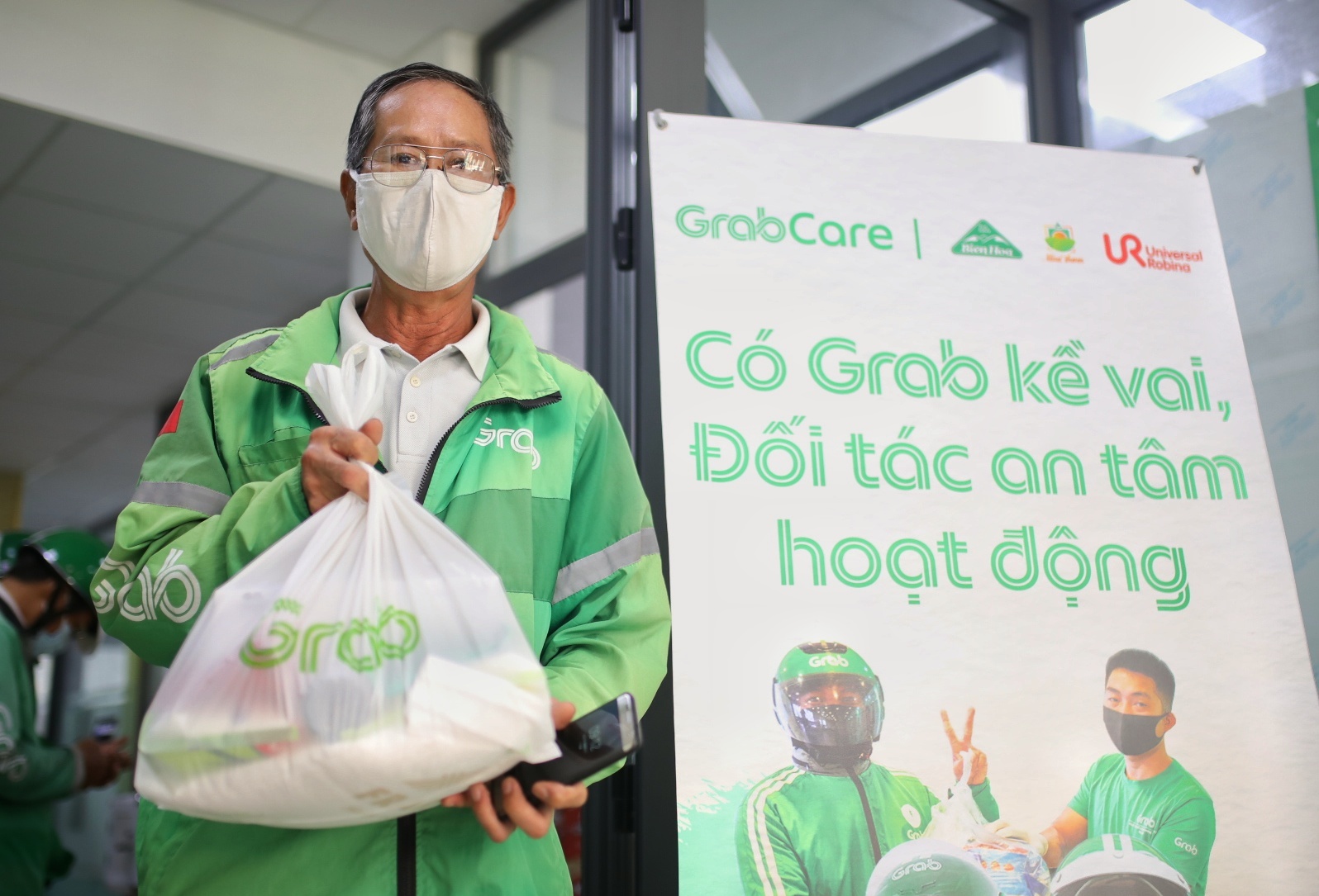 Grab ke vai cung bac tai vuot kho mua dich hinh anh