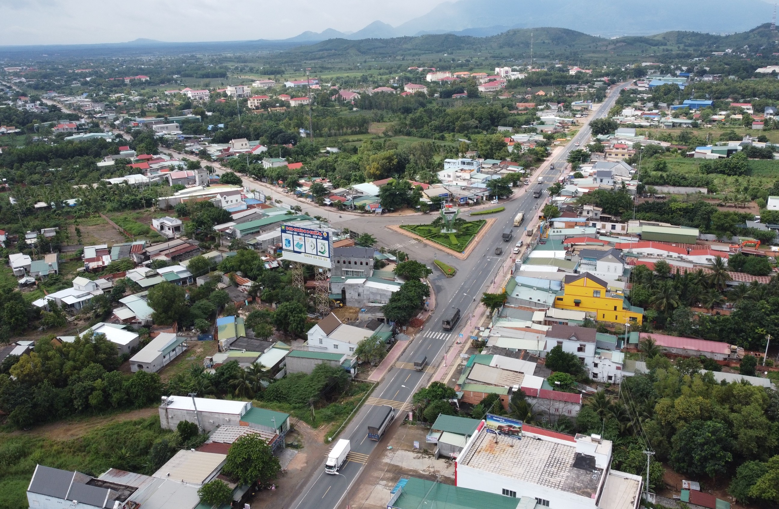 Thi xa La Gi duoc ky vong len thanh pho truoc 2025 hinh anh