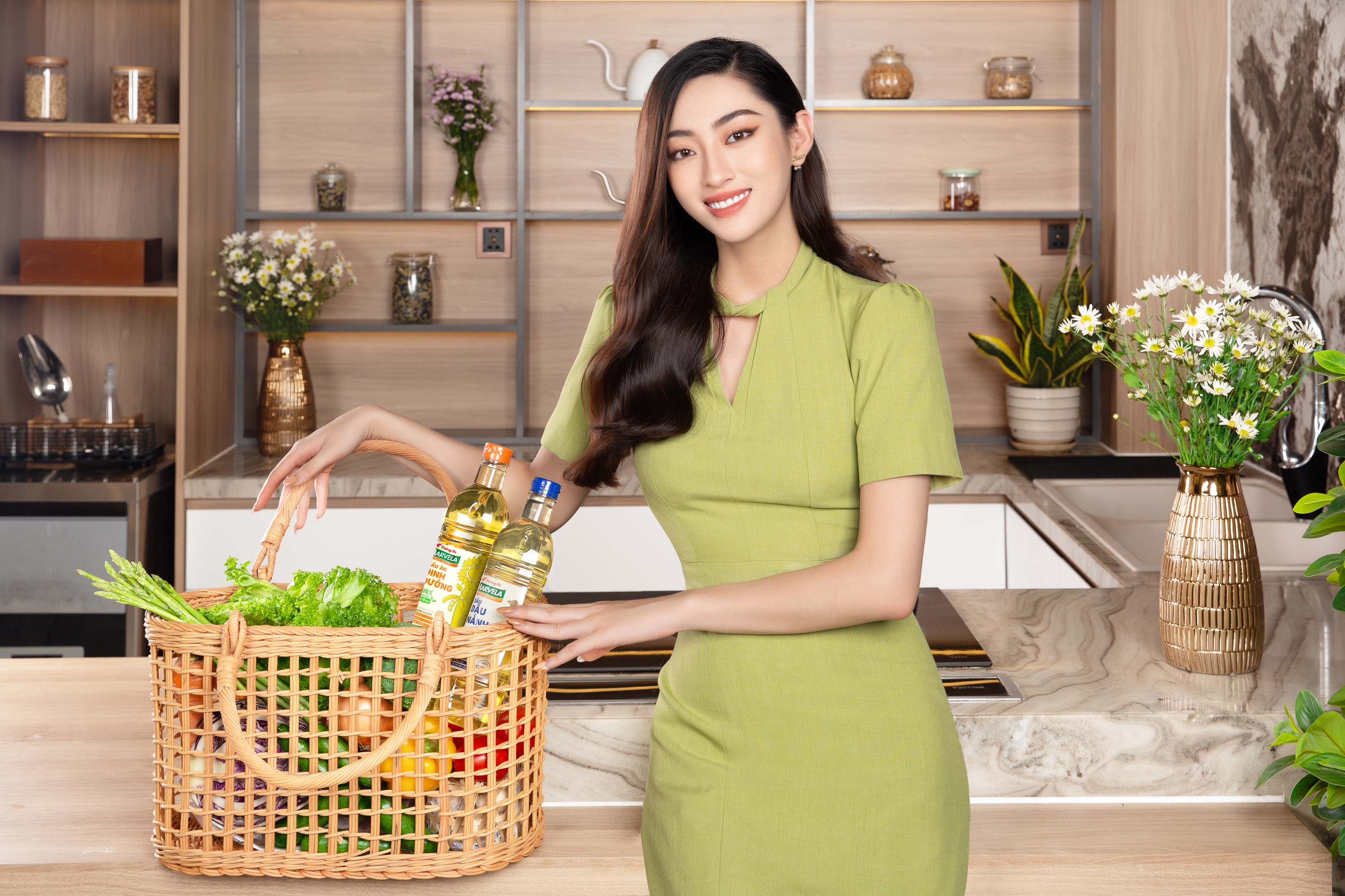 Hoa hau Luong Thuy Linh uu tien thuc pham co nguon goc tu nhien hinh anh