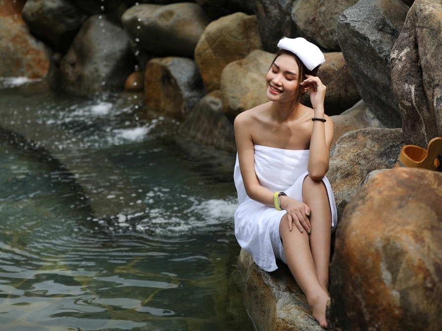 Tai hien van hoa onsen Nhat Ban tai nguon khoang nong Quang Hanh hinh anh