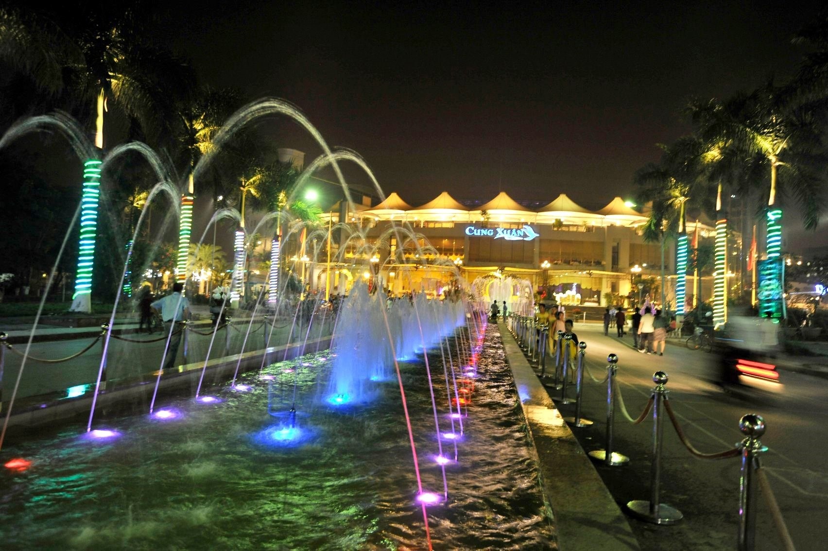 Trung tam to chuc su kien - tiec cuoi Cung Xuan anh 3