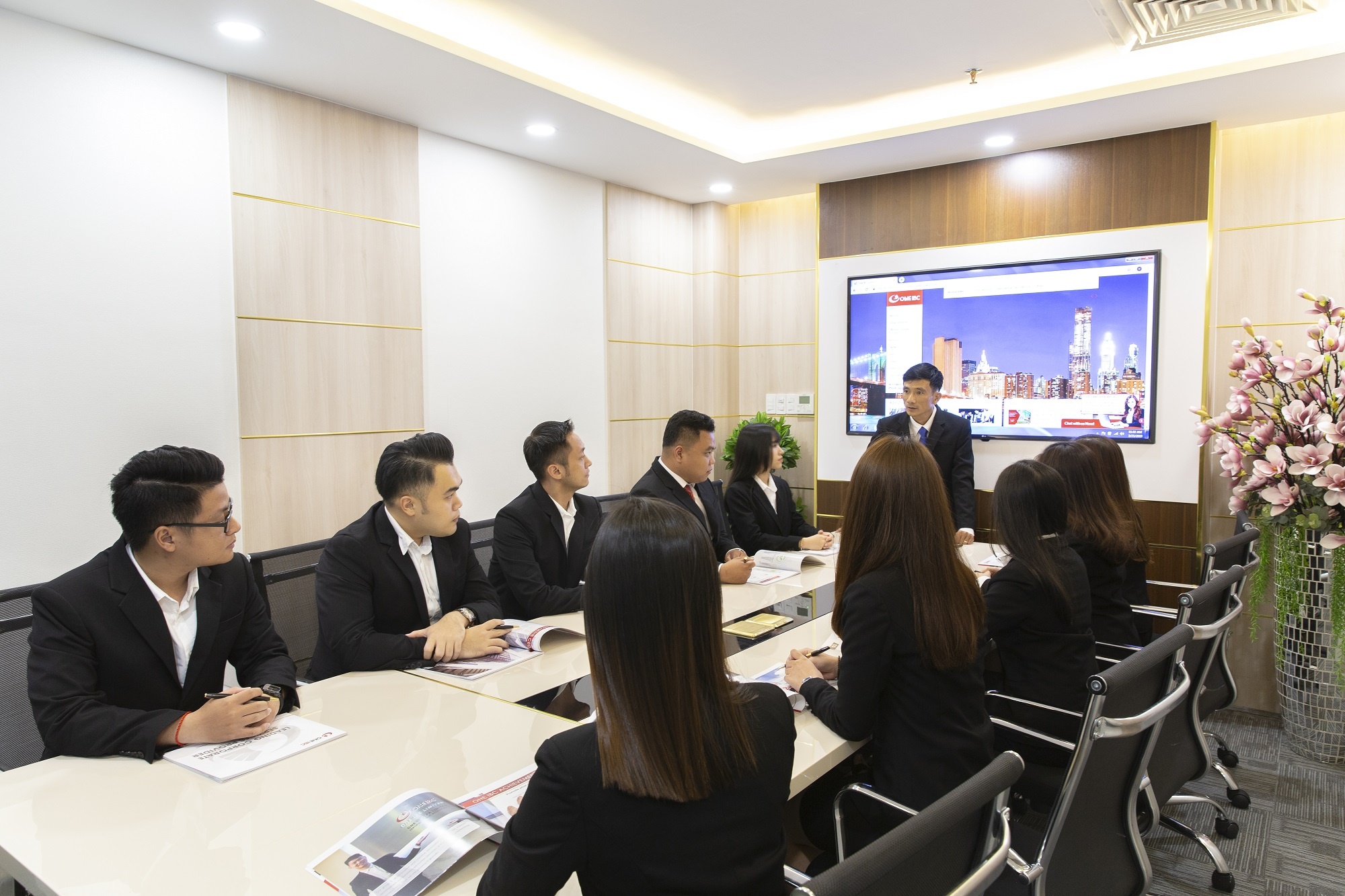 BIN Corporation Group,  sep Le Hung Anh,  khoi nghiep cong nghe anh 3