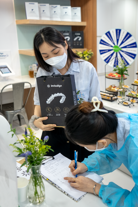 Nieng rang Invisalign,  Nha khoa Parkway anh 3