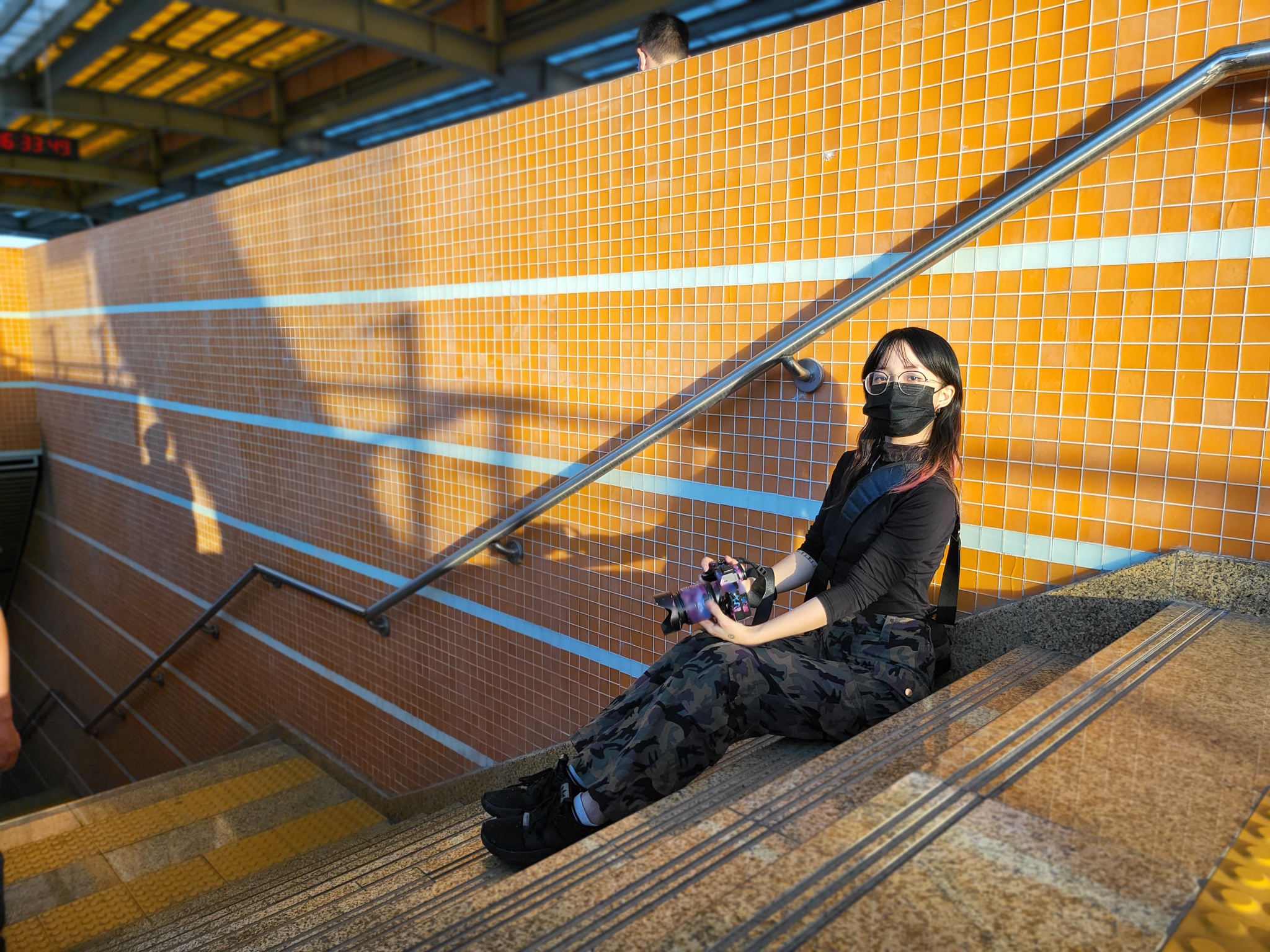 đi tàu Cát Linh, giá Z Fold3 ảnh 9 di tau Cat Linh, gia Z Fold3 anh 9