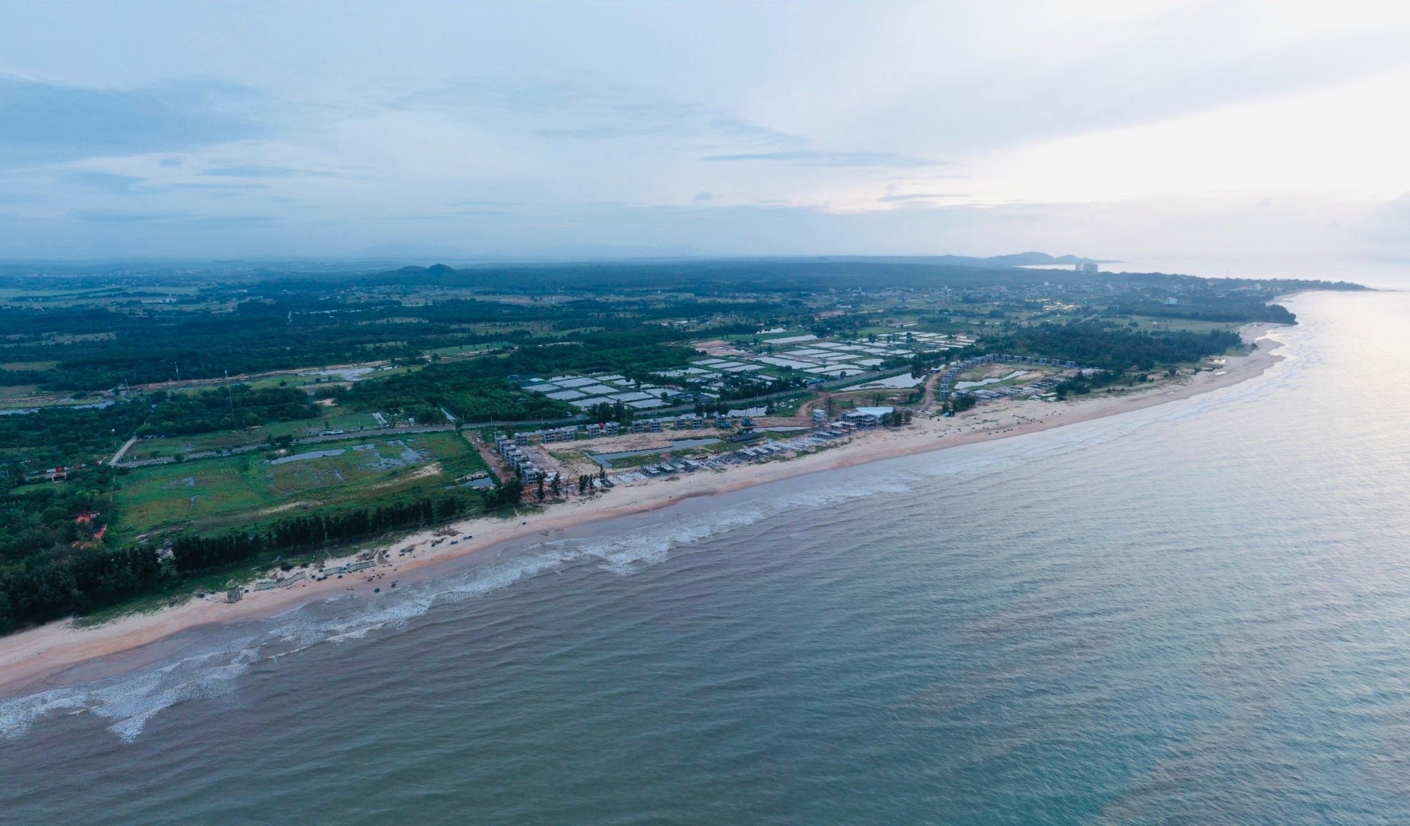 Charm Resort Ho Tram anh 1