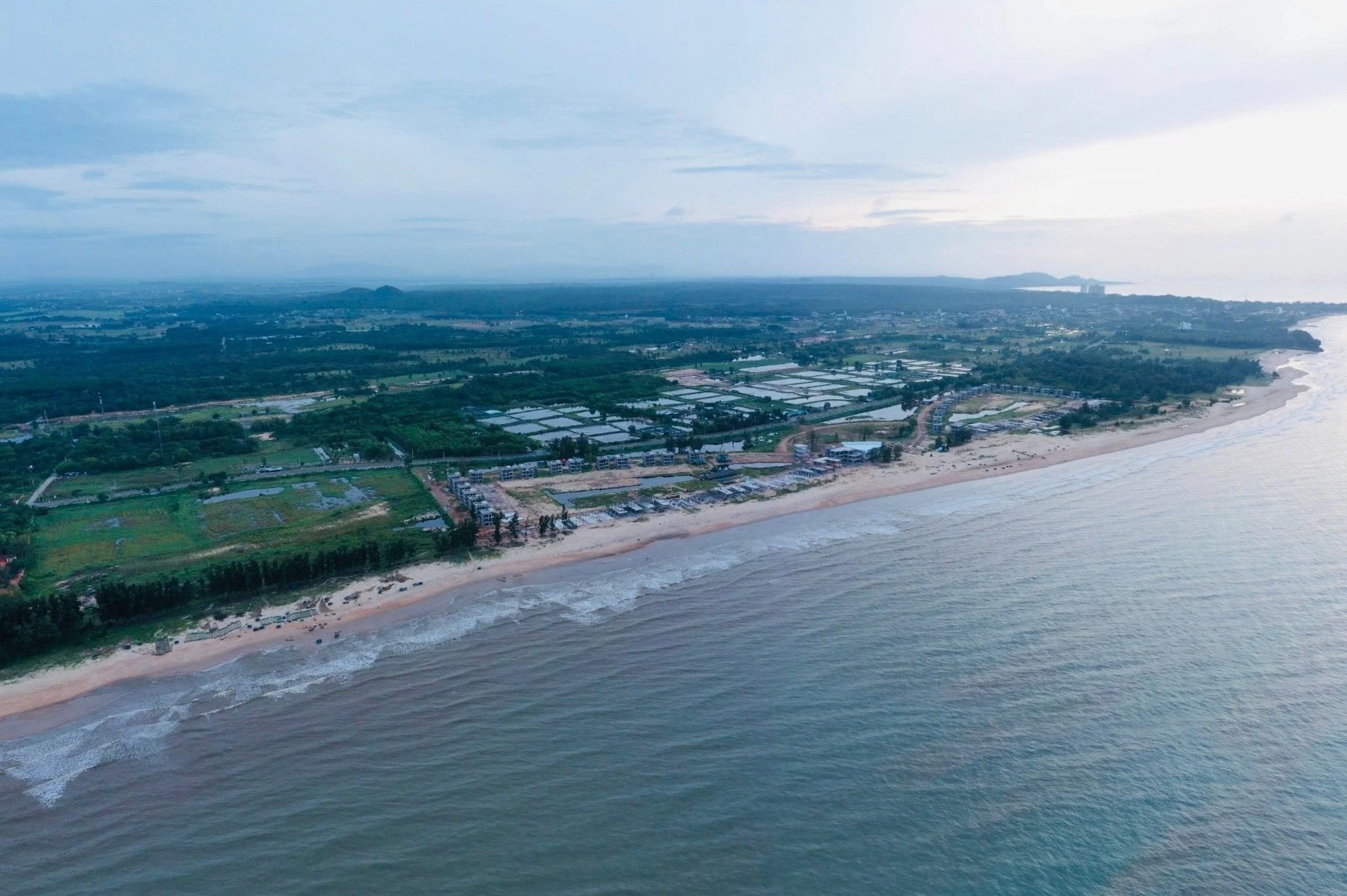 Charm Resort Ho Tram gay an tuong voi bai bien dai hon 3 km hinh anh