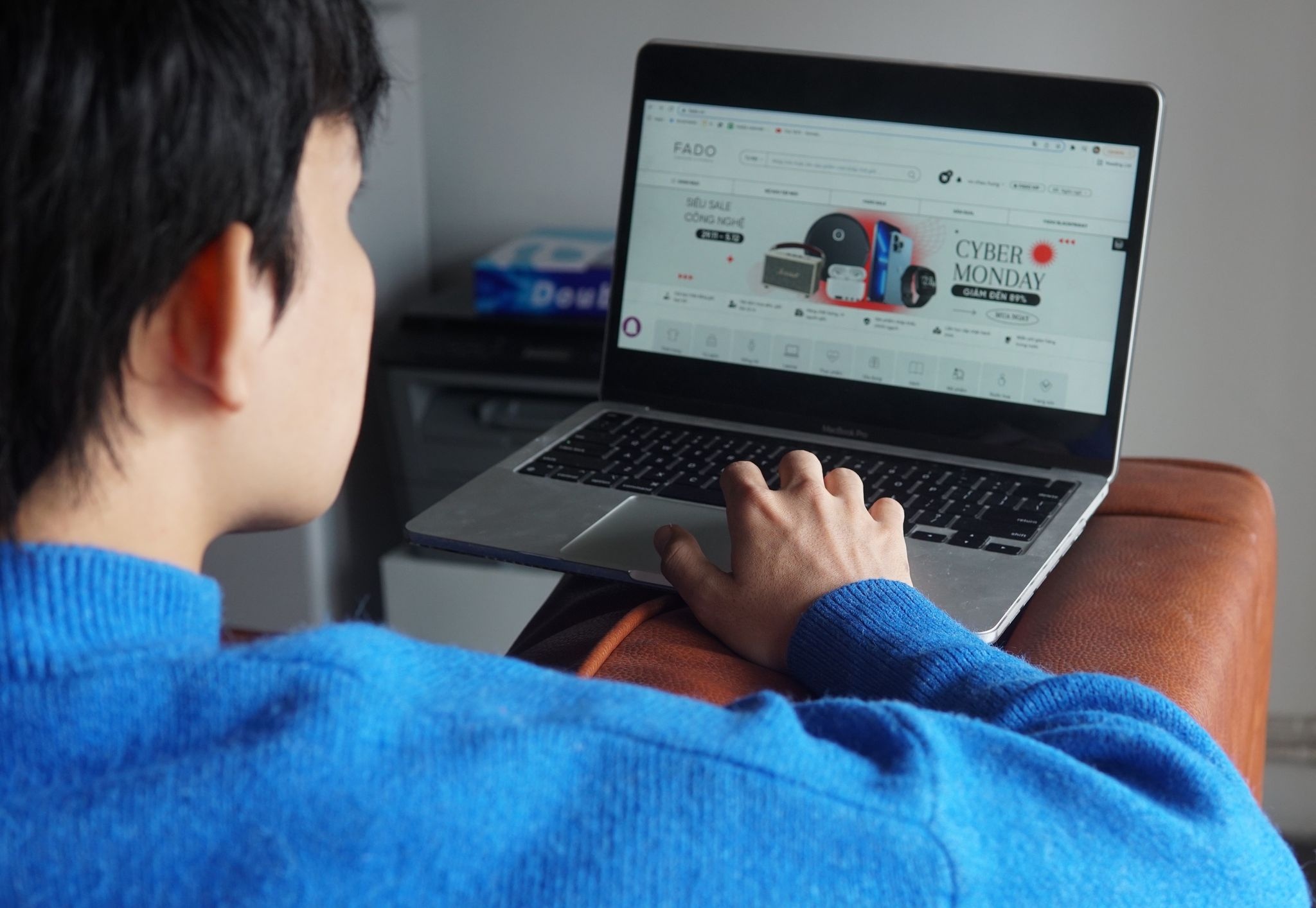 Co hoi san sale do ngoai van con sau Black Friday hinh anh