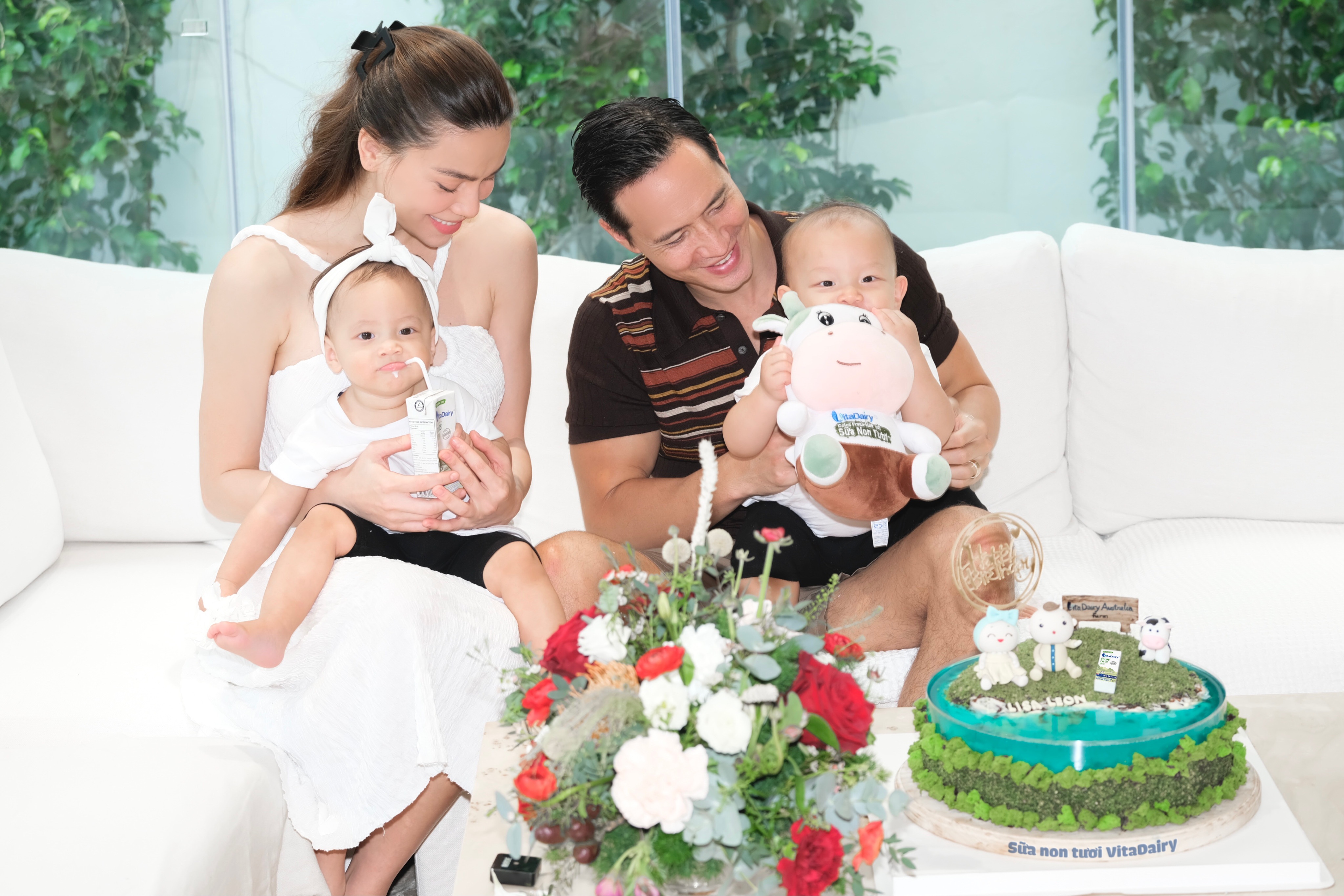 Ho Ngoc Ha,  Lisa - Leon anh 5