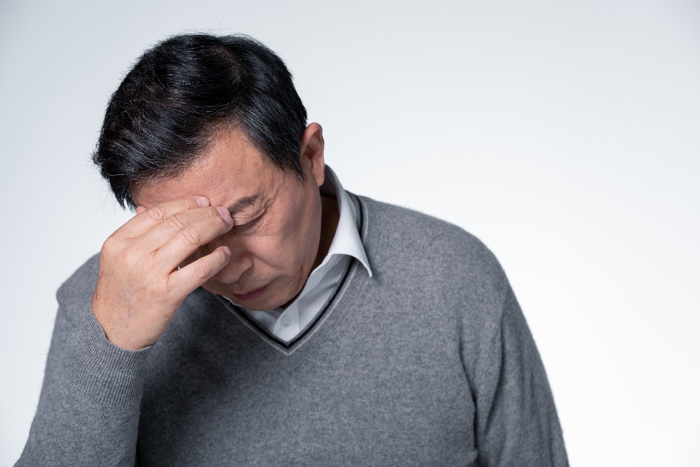 Nguy co dot quy mua lanh doi voi nguoi mo mau cao sau tuoi 50 hinh anh