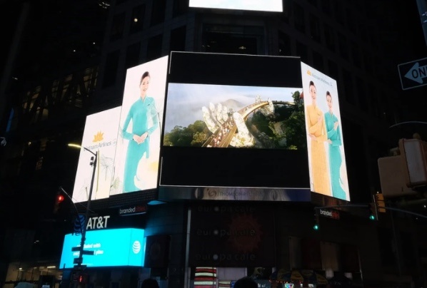 Hinh anh Viet Nam xuat hien tai Quang truong Thoi dai hinh anh