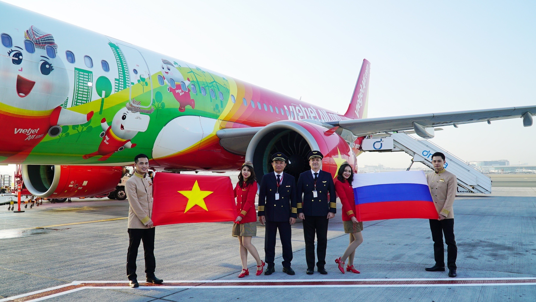 Chuyen cong tac dac biet cua doi bay Vietjet tai Nga hinh anh