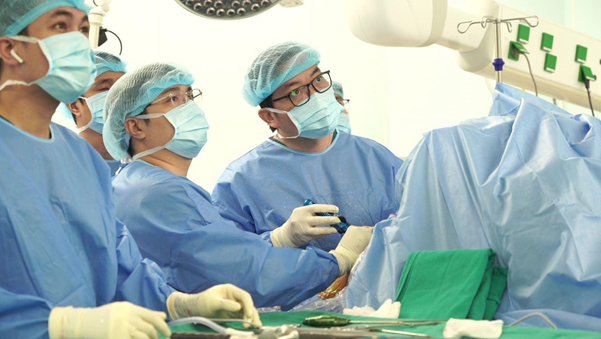 Van Toan chan thuong anh 3